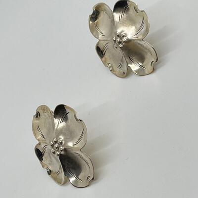 LOT 41: NE Sterling Flower Earrings