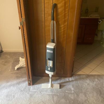 Electrolux Vacuum (GB-PS)