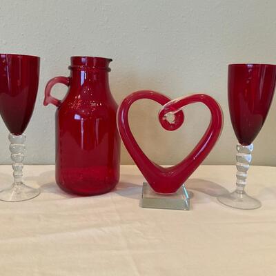 2 wine glasses, glass heart, and vase