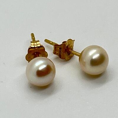 LOT 79: Two 14k Gold Earring and Pendant Sets - 1 Cultured Pearl, 1 CZ - 2.72 grams total weight