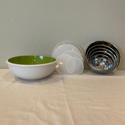 Nesting bowls with lids and Rachel ray bowl