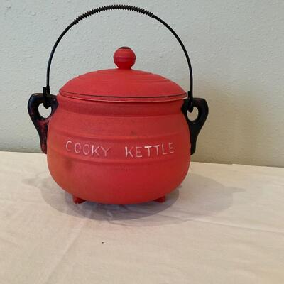 Vintage Cooky Kettle