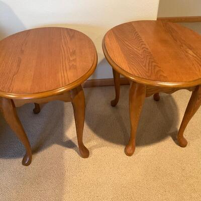 2 wood side tables