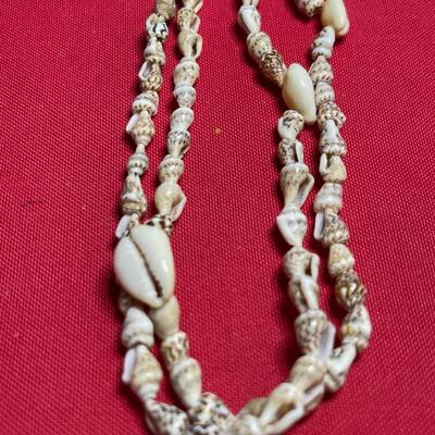 Hawaiian shell necklace 32
