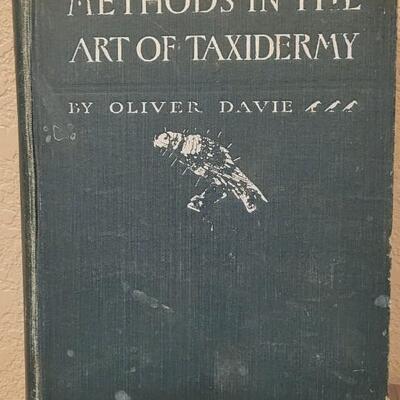 Lot 110: Antique Book METHODS IN THE ART OF TAXIDERMY by Oliver Davie