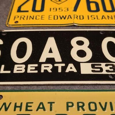 Lot 118: Assortment of (6) Vintage CANADA Mini License Plates
