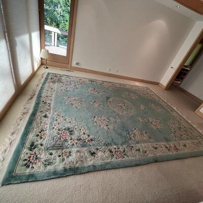 Beautiful 9 x 12 ft Light Blue and Cream Floral Motif 100% Wool Hand Knotted Area Rug