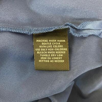 EAST 5TH - BEAUTIFUL WOMENâ€™S TOP - SIZE 14