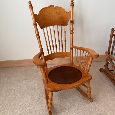 Beautiful Quality Antique Wood Rocking Chair with Decorated Leather Seat