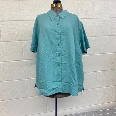 CJ BANKS - SIMPLE WOMENâ€™S TOP - SIZE 3X