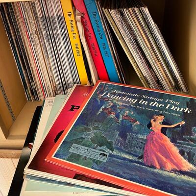Large Lot of Vintage Vinyl Records in Good Condition