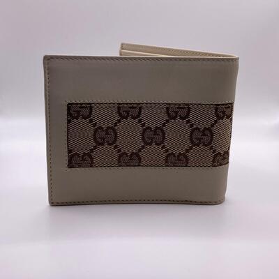 Vintage Brand New Gucci GG Canvas Tan And Brown Leather Bifold Wallet Serial No. 124547-4276 