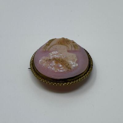 Antique Carved Shell Cameo Brooch
