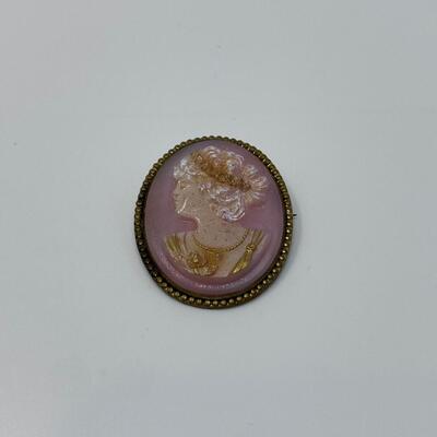 Antique Carved Shell Cameo Brooch