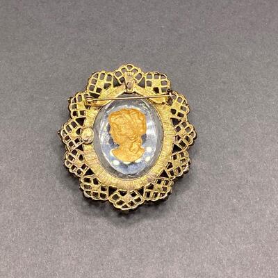 Large Glass Cameo Pendant