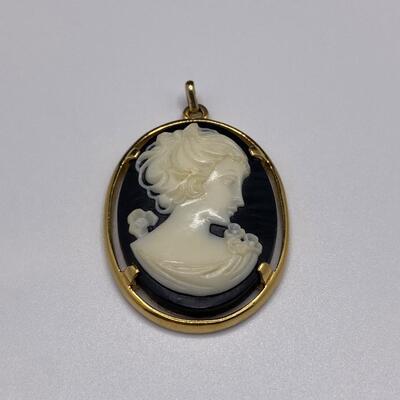 Vintage Napier Cameo Pendant