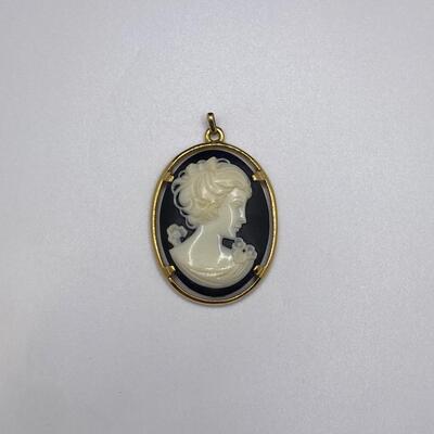 Vintage Napier Cameo Pendant