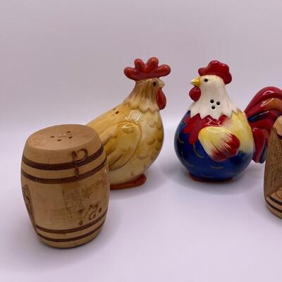 Vintage Rooster Hen and Barrel Salt and Pepper Shakers 