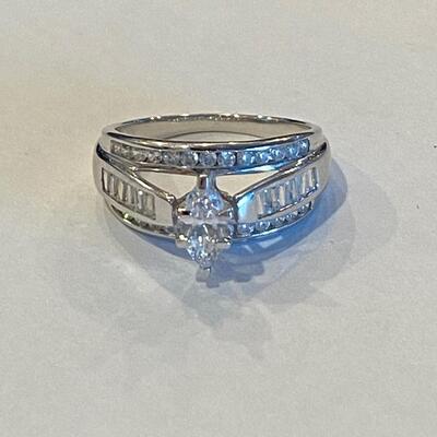 Ladies 10K White Gold Engagement Ring