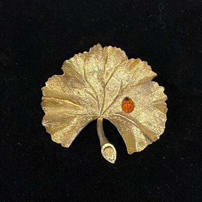 Vintage Signed Ledo 1962 Brushed Gold Tone Leaf and Ladybug Brooch
