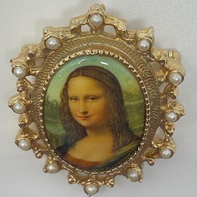 Vintage Sarah Coventry Mona Lisa Brooch/Pendant