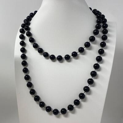 The Black and White Necklace Lot
