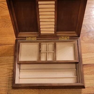 Lot 125: Vintage Wooden Jewelry Box
