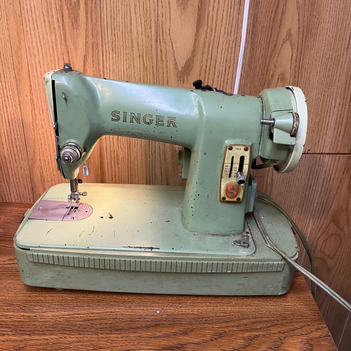 Singer 185K Portable Sewing Machine (GB2MG)
