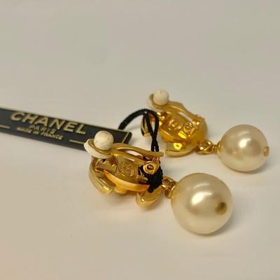 LOT 12:  Chanel Paris Made in France Big Bold Pearl Drop Clip on Earrings