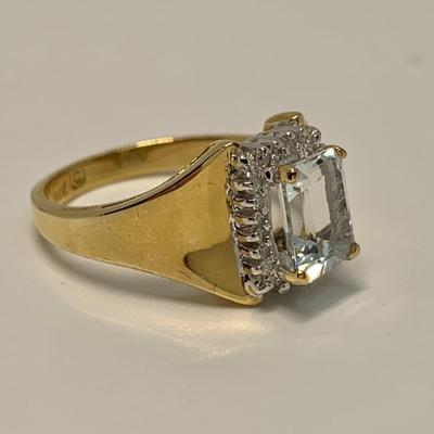 LOT 22: 5g 14k yellow gold Aquamarine Ring w/Diamond Halo