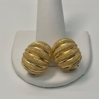 LOT 23: 14k PE 13.2g  Druzy Quartz Yellow Gold Pierced Earrings