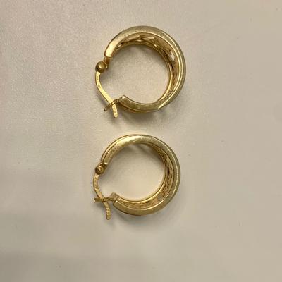 LOT 27: 2.37g 14k Israel 1/2” Wide Hoop Pierced Earrings