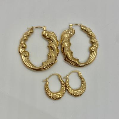 LOT 32:  14K 3.3g Medium Dolphins & 1.1g Small  Hoops, Two Pairs