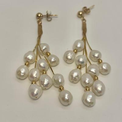LOT 39: 14k 7.3g tw Freshwater Pearl Dangle Pierced Earrings