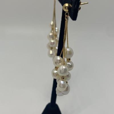 LOT 39: 14k 7.3g tw Freshwater Pearl Dangle Pierced Earrings