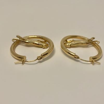 LOT 49: 14k 4.1g Yellow Gold Cougar Pierced Hoops