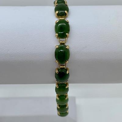 LOT 54: Town & Country Green Jade Tennis Bracelet - 7.5