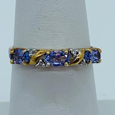LOT 74: Amethyst & Diamond 10K Gold Ring - Size 7 - 1.8 gtw