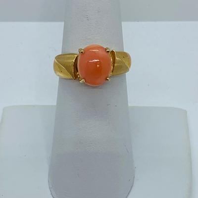 LOT 79: 10K Gold & Coral Ring - Size 7 - 3.58 gtw