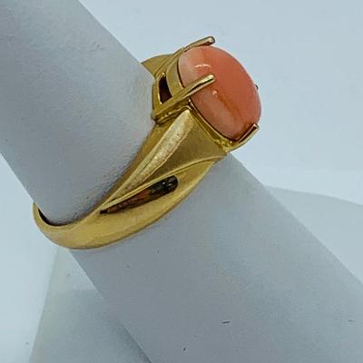 LOT 79: 10K Gold & Coral Ring - Size 7 - 3.58 gtw