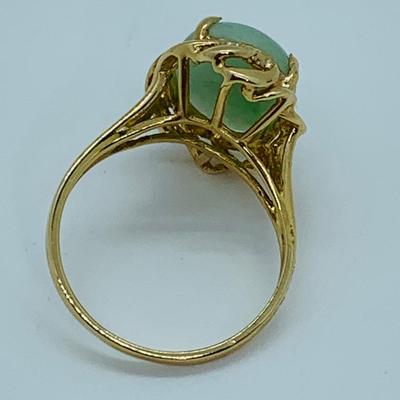 LOT 80: 14K Gold & Jade Ring - Size 7 - 4.23 gtw
