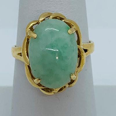 LOT 80: 14K Gold & Jade Ring - Size 7 - 4.23 gtw