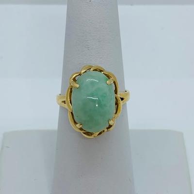 LOT 80: 14K Gold & Jade Ring - Size 7 - 4.23 gtw