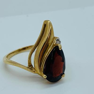LOT 81: Garnet & Diamond Chip 10K Gold Teardrop Ring - Size 6.5 - 4.1 gtw