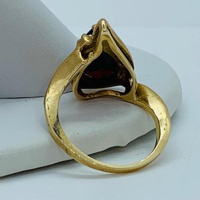 LOT 81: Garnet & Diamond Chip 10K Gold Teardrop Ring - Size 6.5 - 4.1 gtw