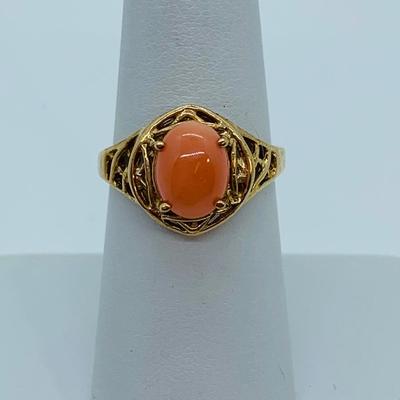 LOT 85: 3.19g tw 10K yellow gold Coral Ring Size 7