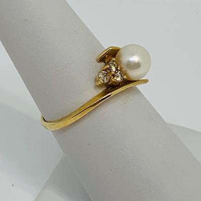 LOT 101: 14K Gold Cultured Pearl and Diamond Ring - Size 6.5 - 2.66 gtw