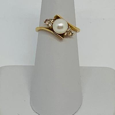 LOT 101: 14K Gold Cultured Pearl and Diamond Ring - Size 6.5 - 2.66 gtw