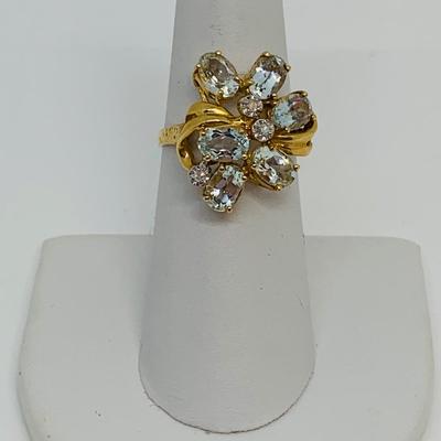 LOT 106: Aquamarine & Diamond Cluster Ring - 14K Gold - Size 7 - 4.33 gtw