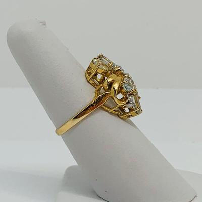 LOT 106: Aquamarine & Diamond Cluster Ring - 14K Gold - Size 7 - 4.33 gtw